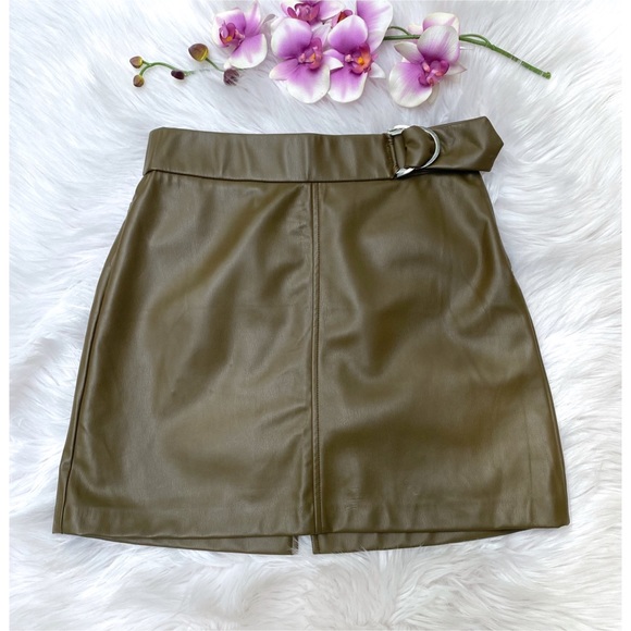 NWT Zara Green Faux Leather Mini Skirt - Picture 2 of 8